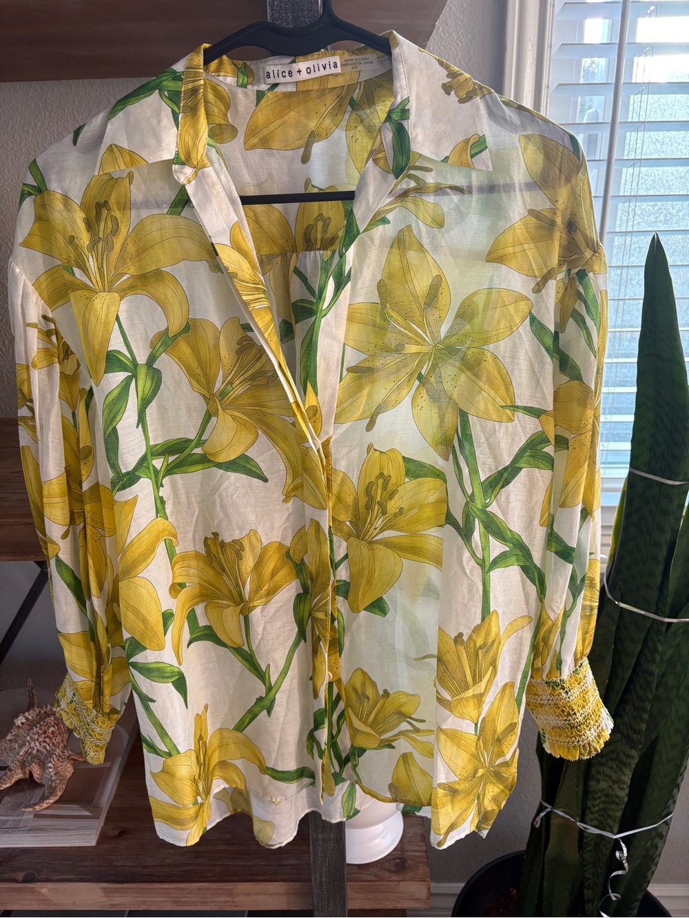 Alice + Olivia Floral Blouse Sz S
